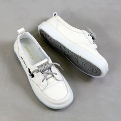 立体小熊设计  米色女鞋  原价88